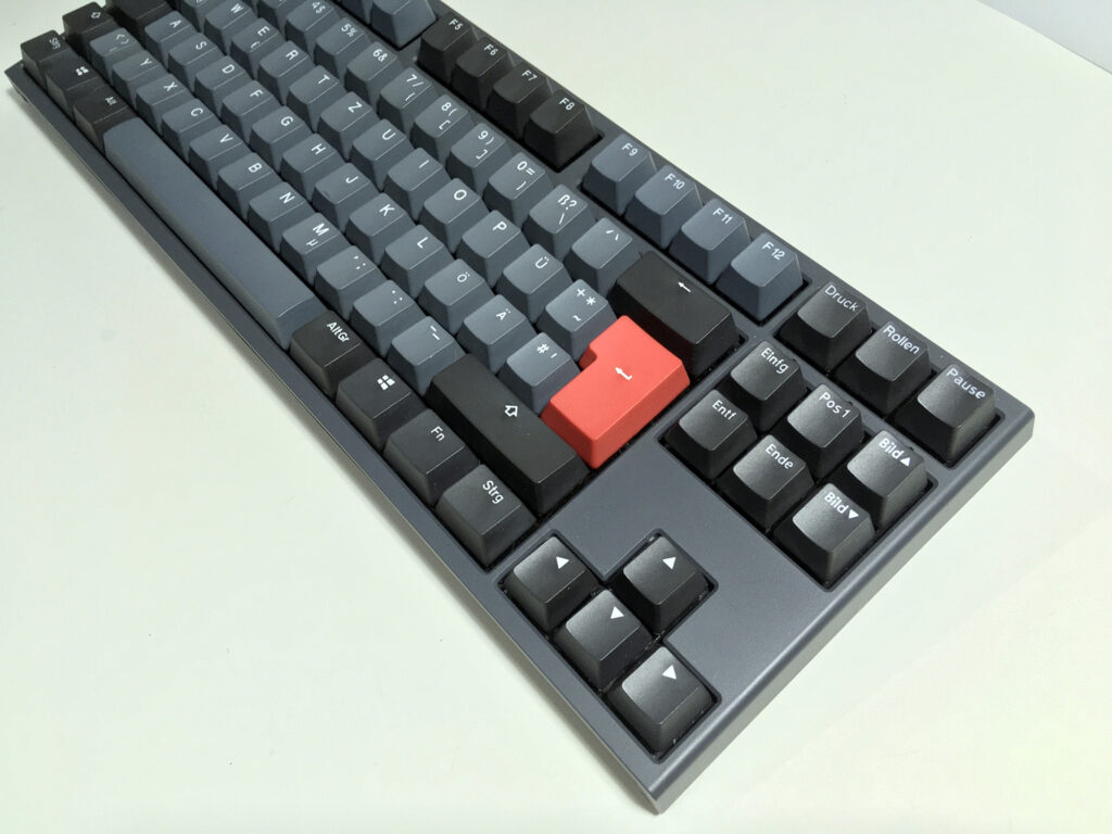 Ducky One 2 TKL sieht schön aufgeräumt aus