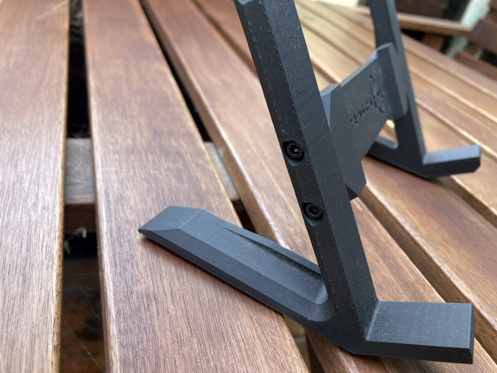 crucify tastaturständer seitenansicht