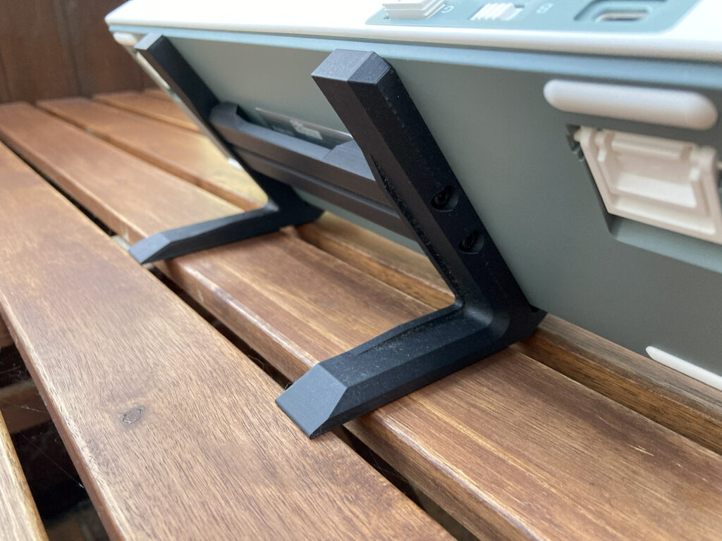 crucify tastaturständer auf einer R65 von royal kludge